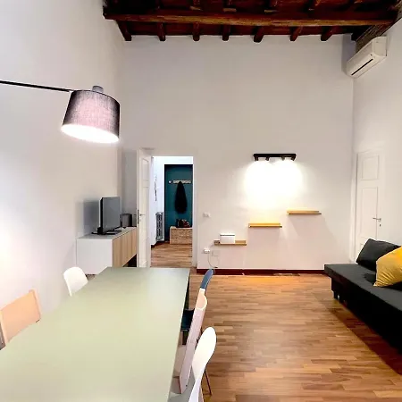 Casa Polveriera At Colosseum Daire Roma