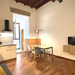 Casa Polveriera At Colosseum Rome